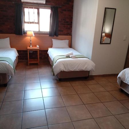 24 Onvrey 3 Star Guest House Boksburg Exterior foto