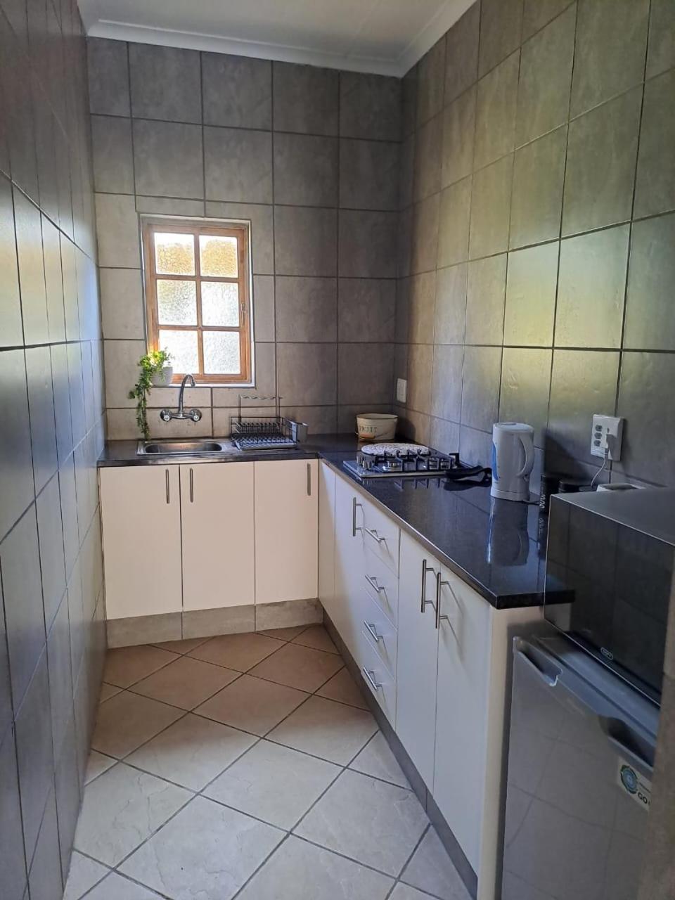 24 Onvrey 3 Star Guest House Boksburg Exterior foto