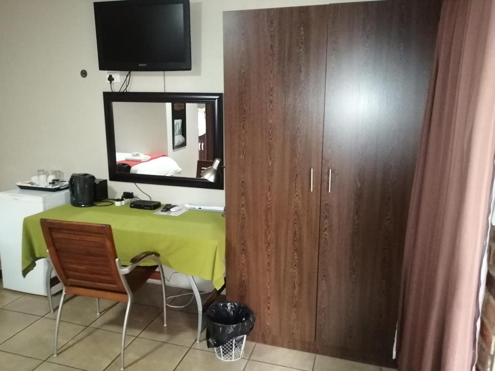 24 Onvrey 3 Star Guest House Boksburg Exterior foto