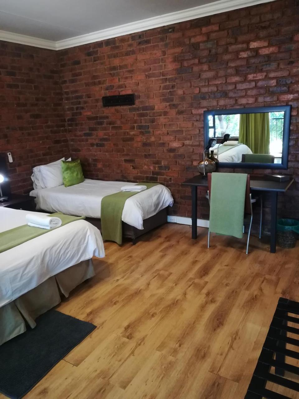 24 Onvrey 3 Star Guest House Boksburg Exterior foto