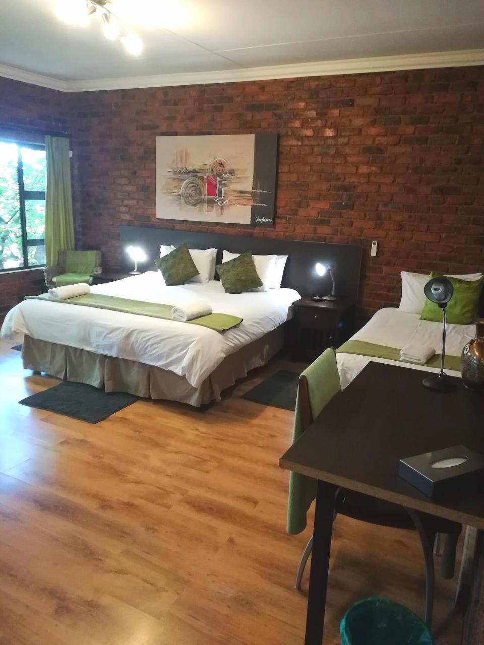 24 Onvrey 3 Star Guest House Boksburg Exterior foto