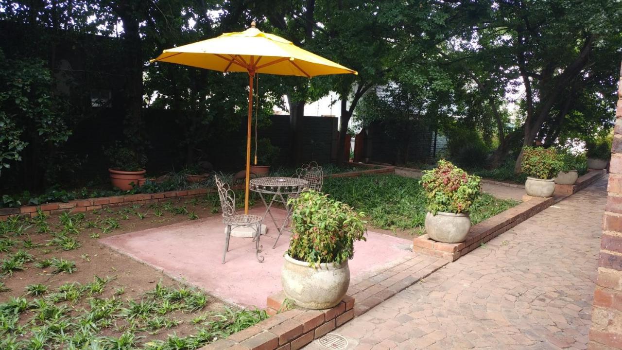 24 Onvrey 3 Star Guest House Boksburg Exterior foto